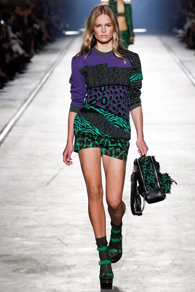 Look 12